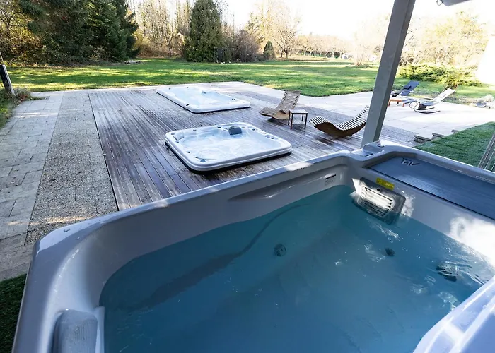 Les Jardins De Qiara Hébergement de vacances Mattaincourt